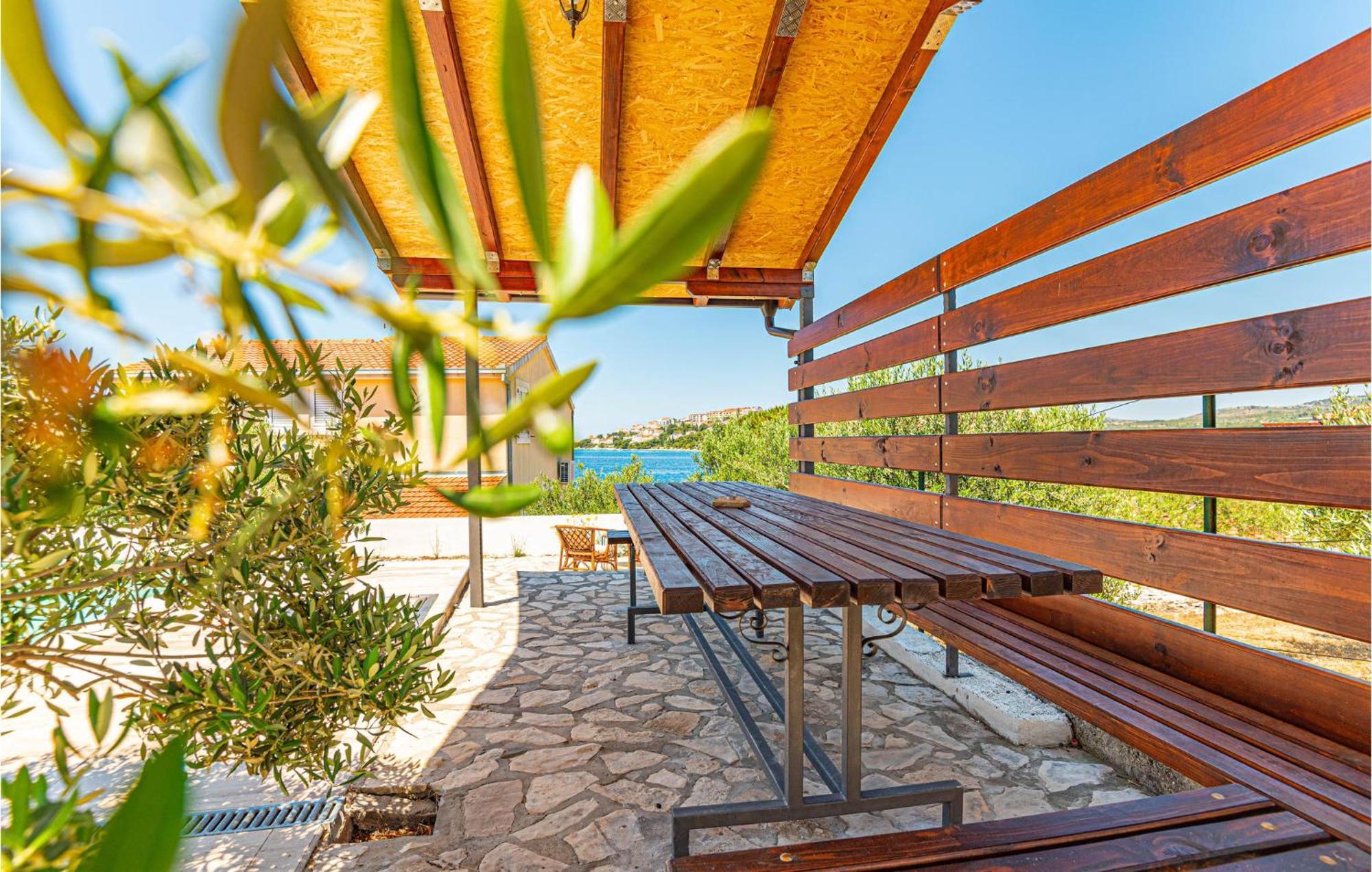 Nice Home In Zatoglav With House Sea View Podglavica Экстерьер фото