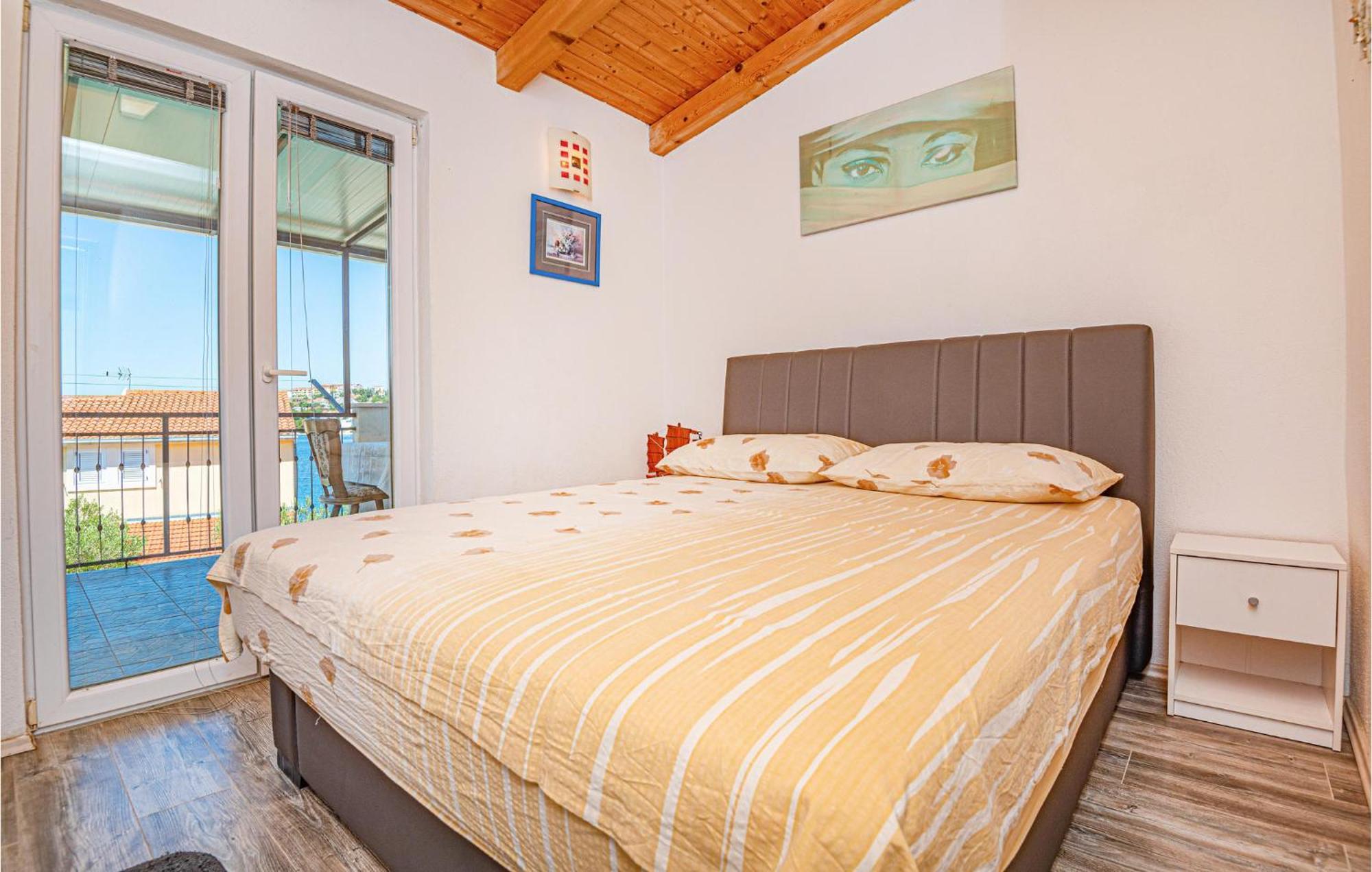 Nice Home In Zatoglav With House Sea View Podglavica Экстерьер фото