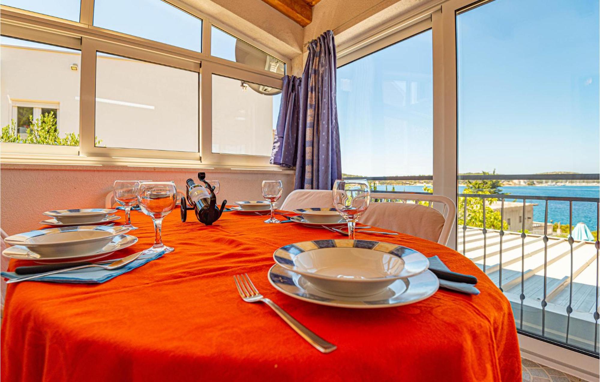 Nice Home In Zatoglav With House Sea View Podglavica Экстерьер фото