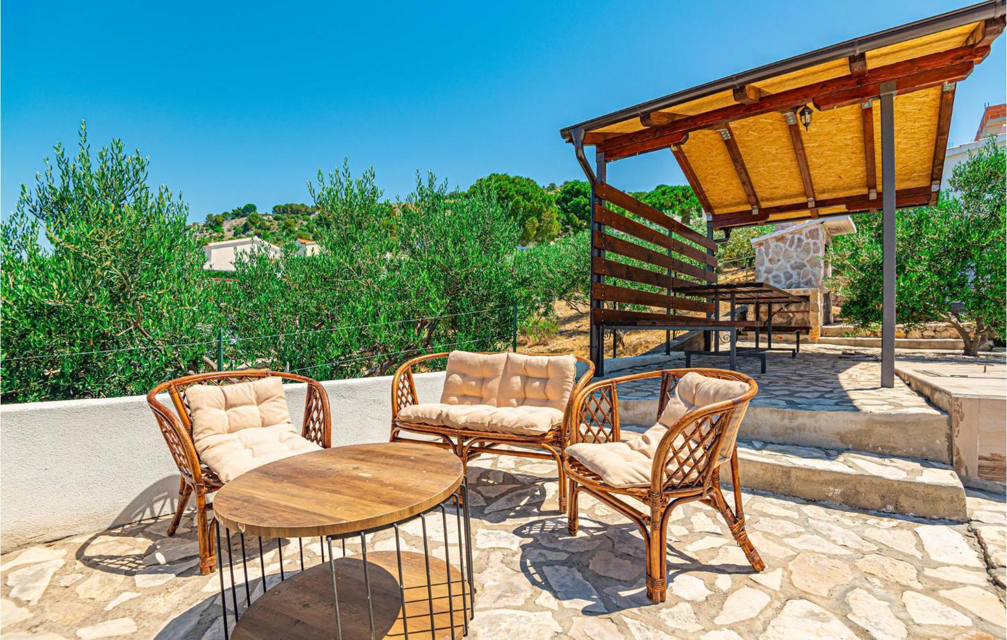 Nice Home In Zatoglav With House Sea View Podglavica Экстерьер фото